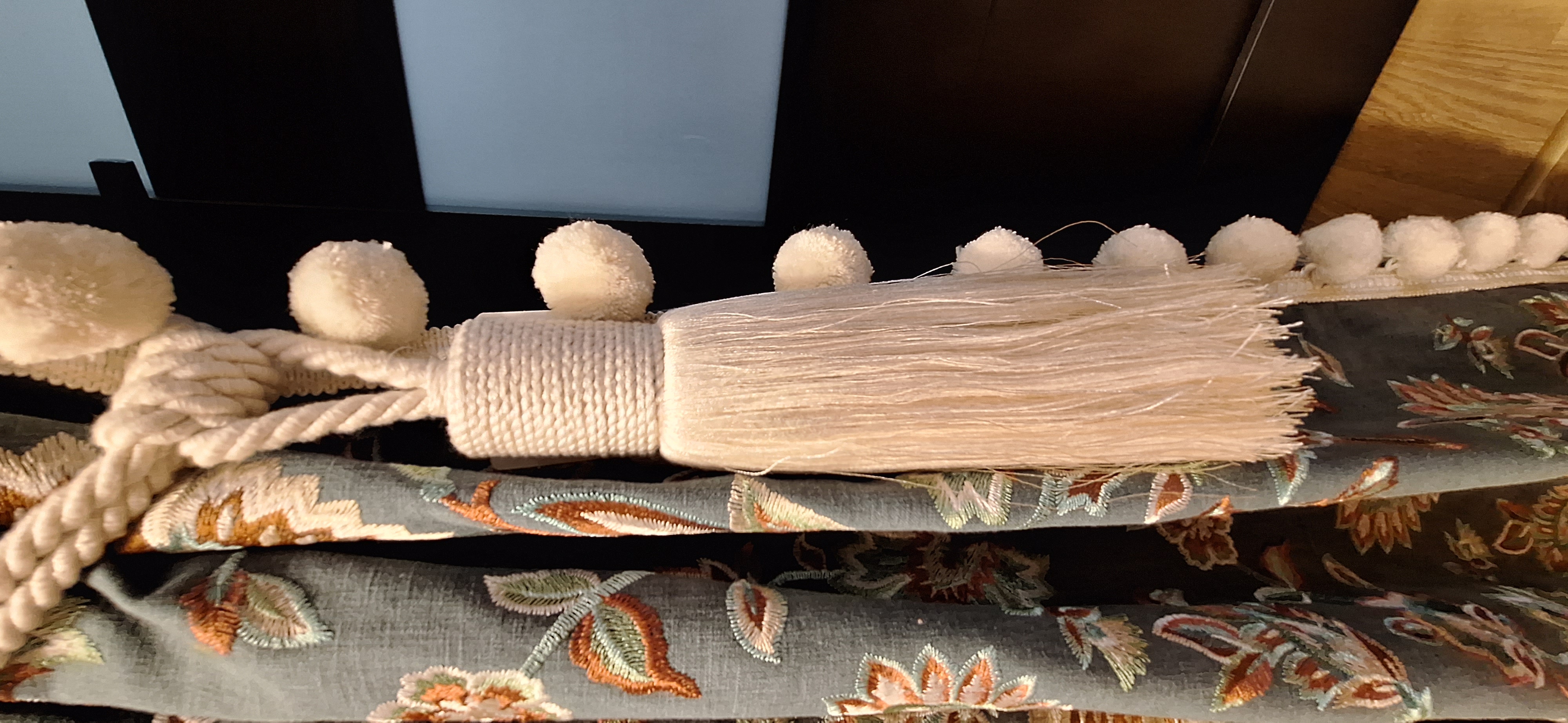 Upięcia ozdobne – realizacja Ha-Lusia (Nowy Targ)